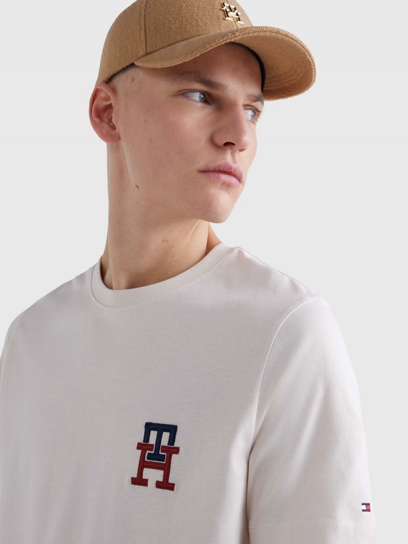 Tommy Hilfiger Monogram Essential Embroidery T-shirt Herr Vita | 687-ZFNTOL